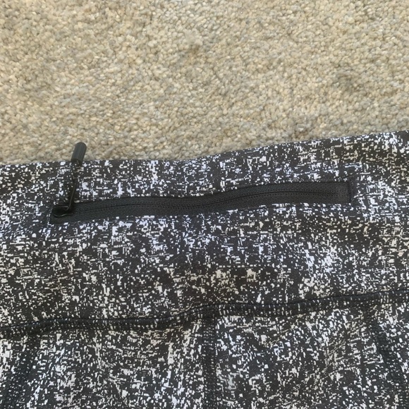 Lululemon crops - Picture 4 of 5